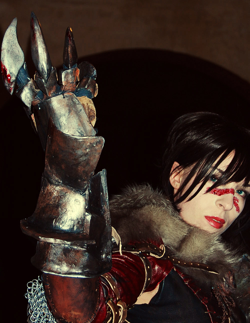 Illustration for article titled The Best Mass Effect 2 Cosplay Meets The Best Dragon Age II Cosplay